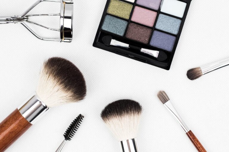 Como harmonizar cores de blush, sombra e batom
